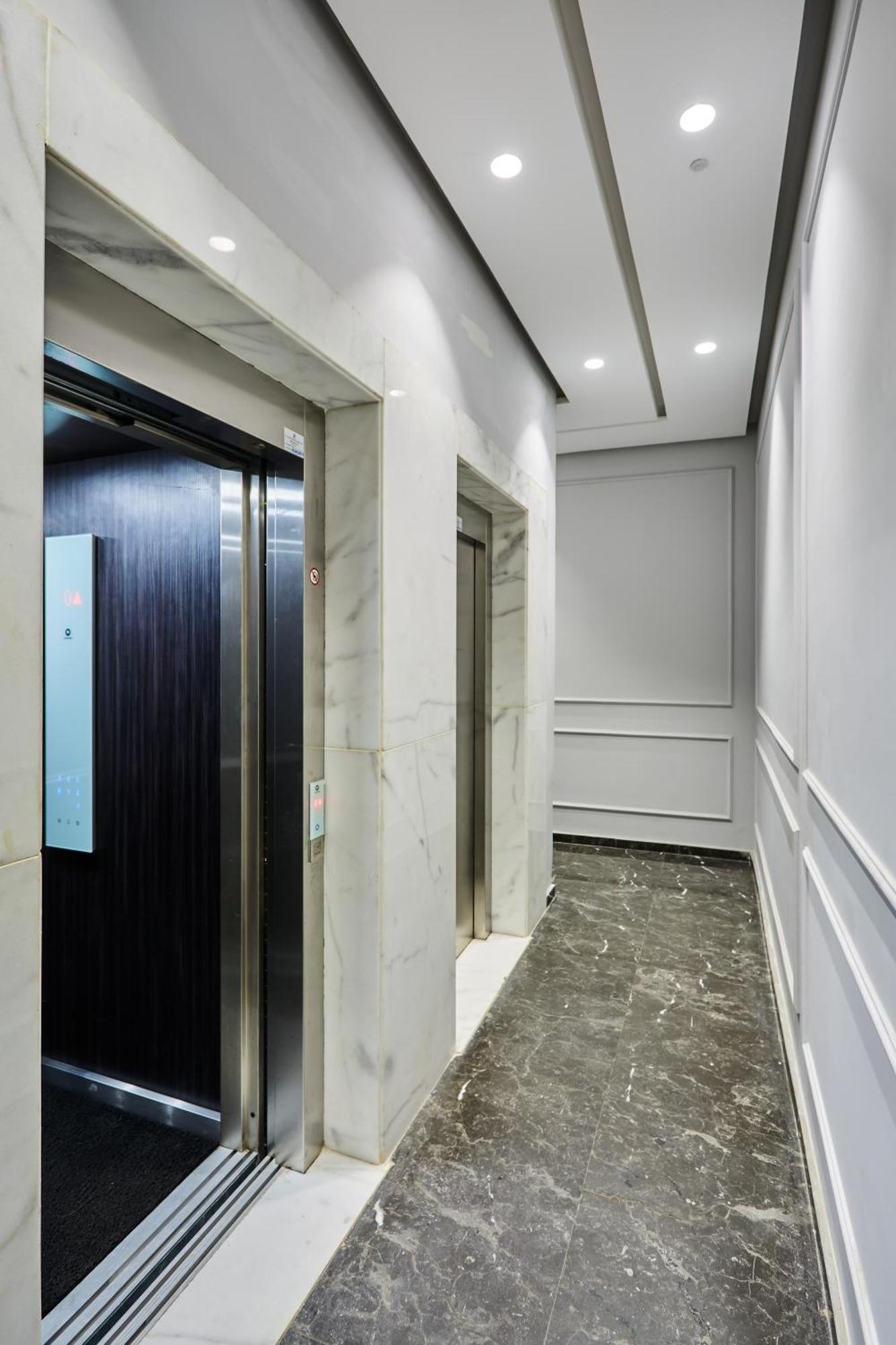 Sleek And Modern 2-Bed Unit In Downtown Casa Lejlighed Casablanca Eksteriør billede
